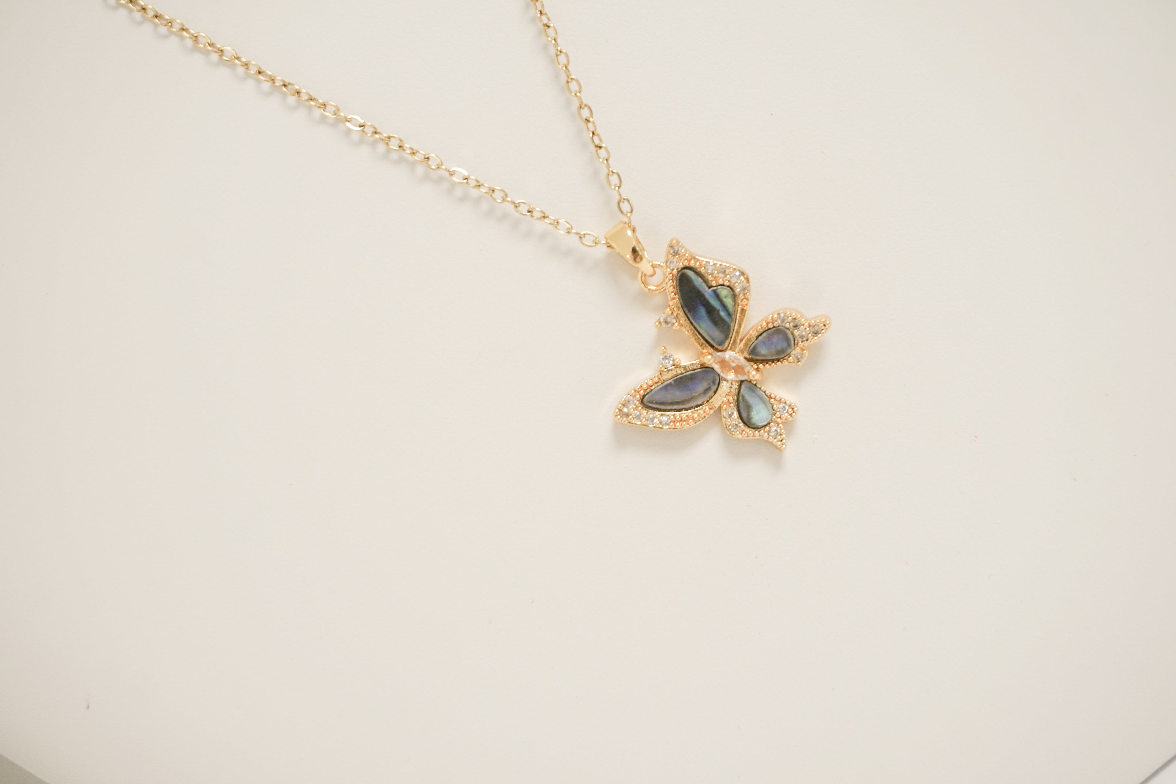 Fly Necklace Gold